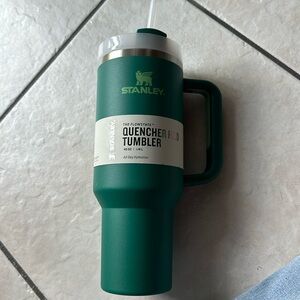 NWT Stanley Alpine 40 ounce Quencher Tumbler